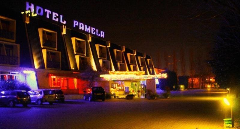 Hotel Pamela ซานเปียโตรอินคาซาเล ภายนอก รูปภาพ